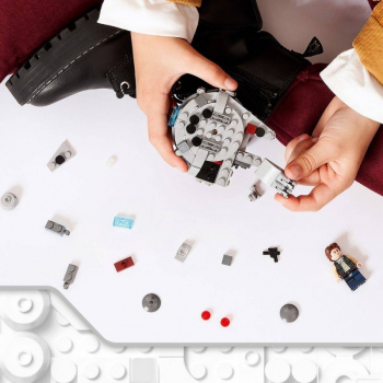 LEGO STAR WARS  Mikromyśliwiec Sokół Millennium - 75295